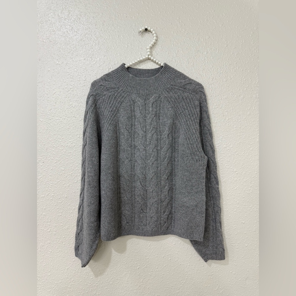Banana Republic Pure Merino Blend Cable Knit Sweater Size M